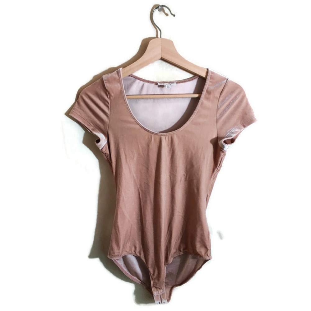LITTLE BLACK BODYSUIT Velvet Tan/Nude Short Sleeve Round Neck Leotard Bodysuit S